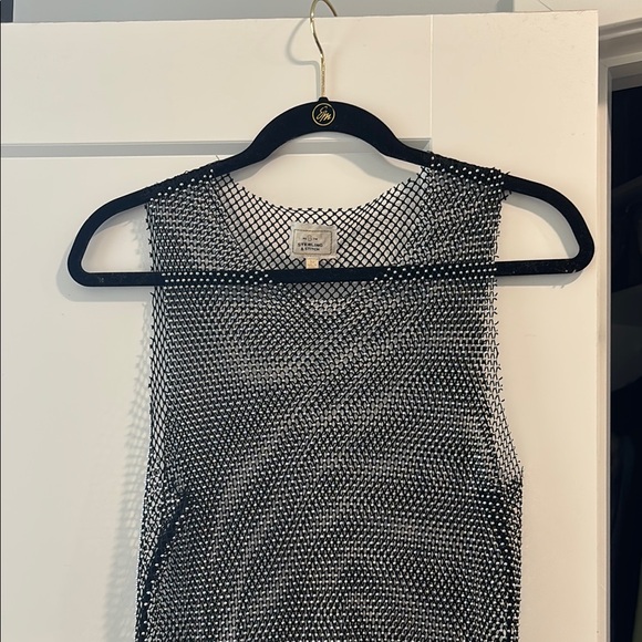Black and White Sleeveless Sheath Dress - Picture 1 of 4
